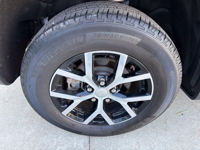 Certified 2025 Jeep Grand Cherokee Limited w/ Trailer Tow Package AWD/4WD image 7