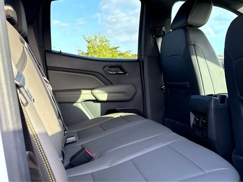 Used 2023 Chevrolet Colorado ZR2 w/ ZR2 Convenience Package III image 11