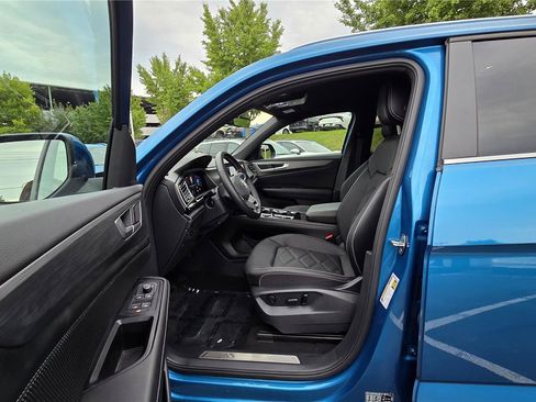 Certified 2024 Volkswagen Atlas Cross Sport SE w/ Black Wheel Package AWD/4WD image 14