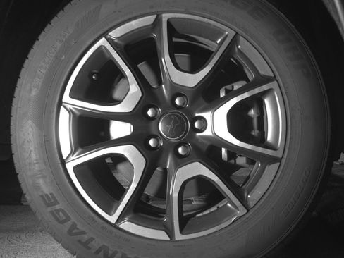 Used 2025 Jeep Compass Trailhawk image 13