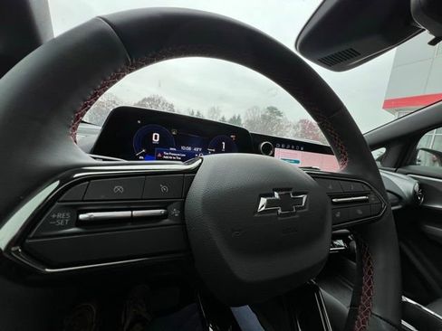 Used 2025 Chevrolet Equinox EV RS w/ Convenience Package II image 30