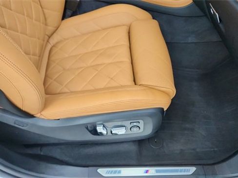 Used 2025 BMW X7 xDrive40i w/ M Sport Package image 22