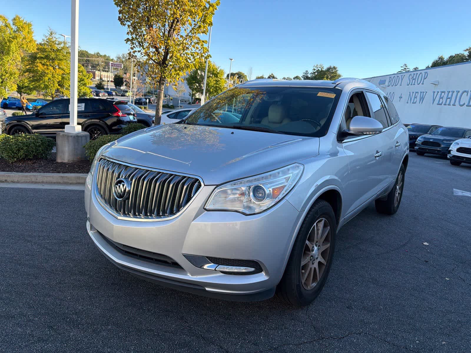 Used 2017 Buick Enclave Leather FWD image 1