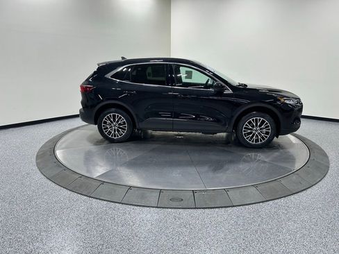 New 2026 Ford Escape SE FWD image 5