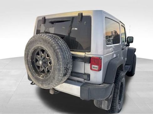 Used 2015 Jeep Wrangler Sahara image 13