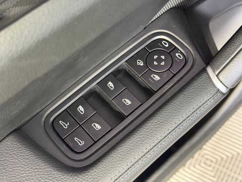 Used 2022 Porsche Cayenne AWD/4WD image 12
