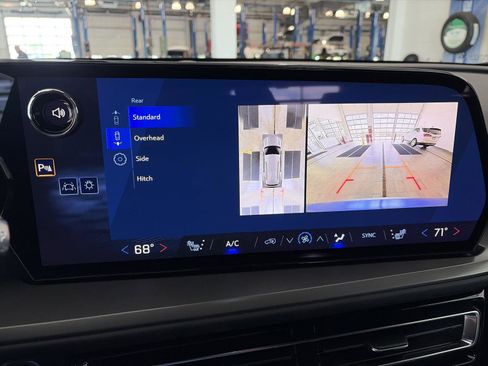 New 2026 Chevrolet Traverse LT w/ Driver Confidence Package FWD image 25