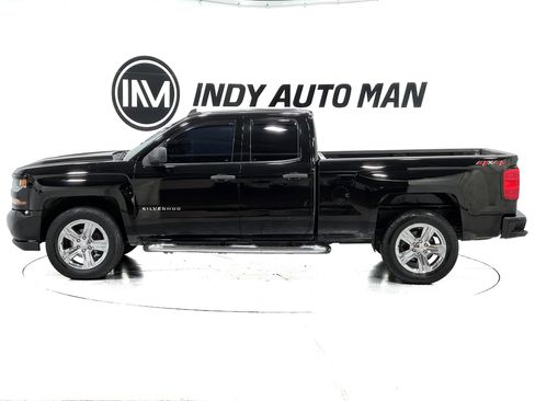 Used 2018 Chevrolet Silverado 1500 Custom w/ Custom Value Package AWD/4WD image 7