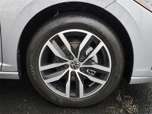 New 2026 Volkswagen Jetta SE image 12