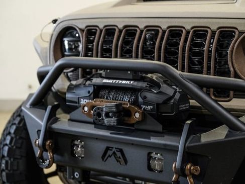Used 2024 Jeep Wrangler Unlimited Rubicon w/ Technology Group AWD/4WD image 28