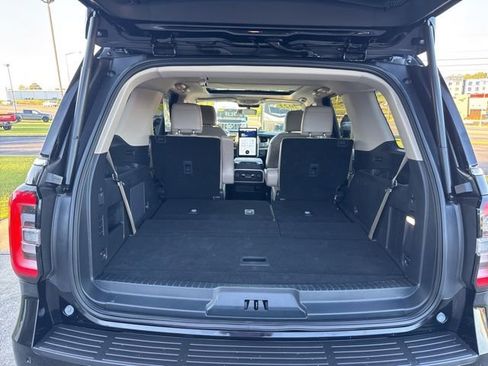 Used 2023 Ford Expedition Limited image 15
