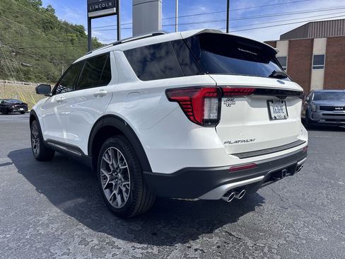 Used 2025 Ford Explorer Platinum w/ Ultimate Package AWD/4WD image 3