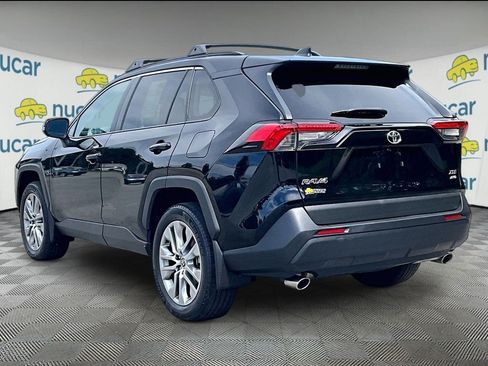 Used 2022 Toyota RAV4 XLE Premium AWD/4WD image 4