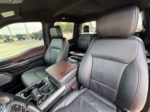 Used 2022 Ford F150 Lariat w/ Max Trailer Tow Package image 17