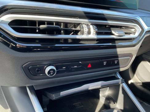 Used 2023 BMW 330i xDrive Sedan w/ Premium Package image 18