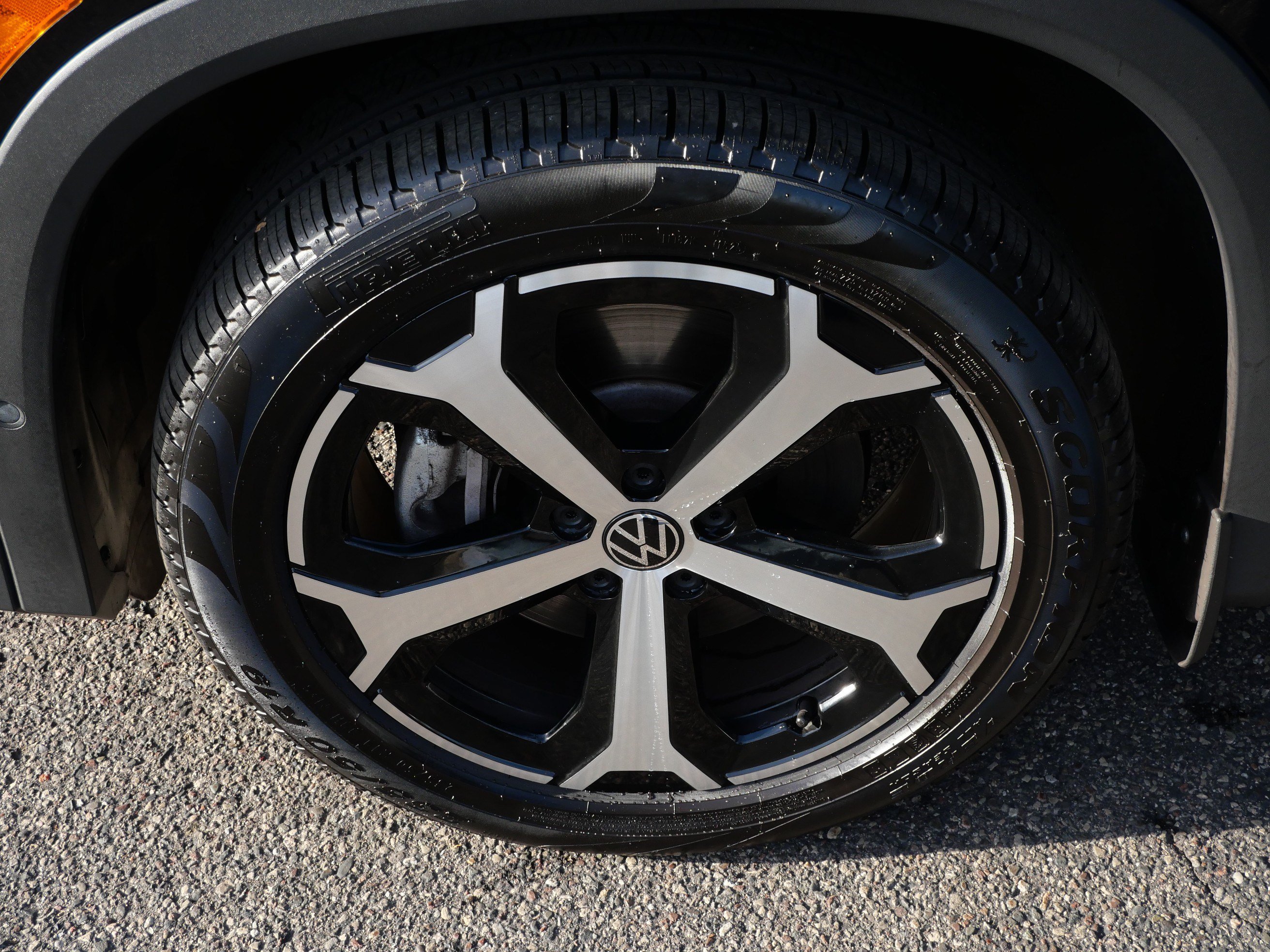 Certified 2025 Volkswagen Tiguan SE AWD/4WD image 15