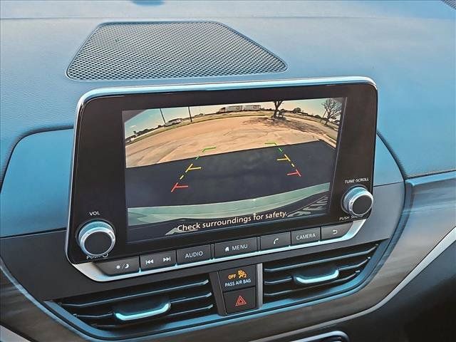 Used 2025 Nissan Altima 2.5 SV FWD image 12