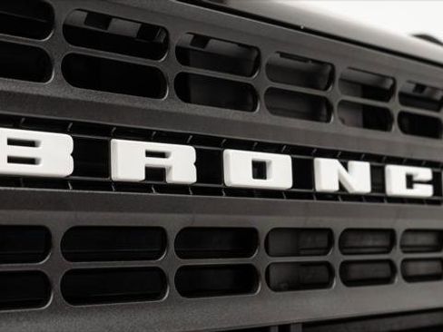 Used 2025 Ford Bronco Summertime image 8