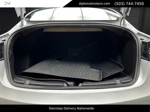 Used 2020 Tesla Model 3 Performance image 40