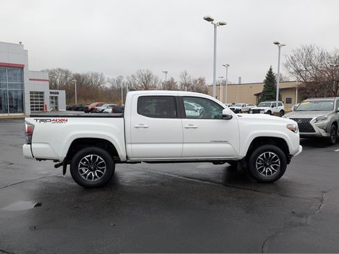 Used 2023 Toyota Tacoma TRD Sport image 11