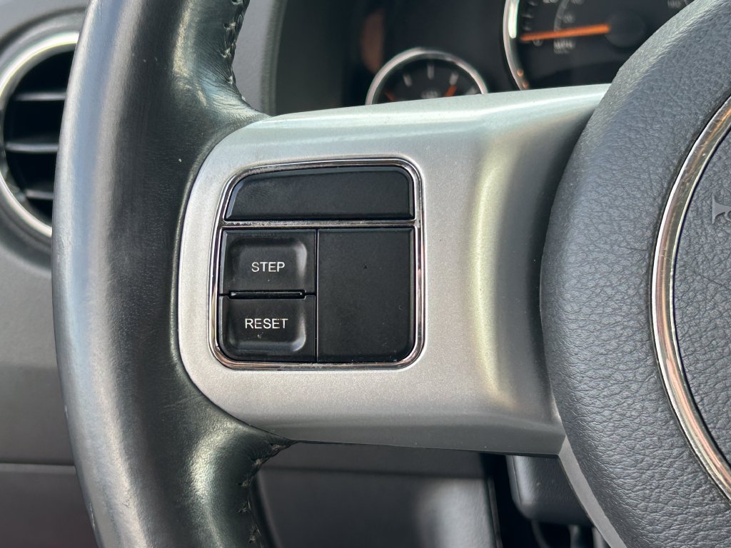 Used 2016 Jeep Compass High Altitude FWD image 16