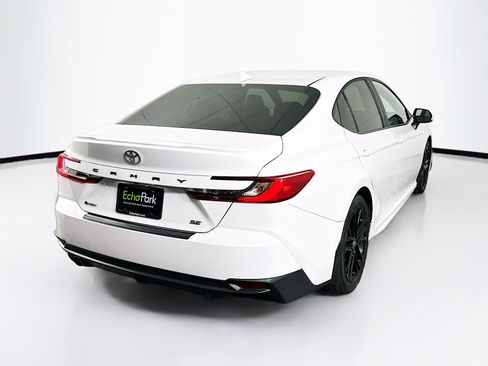 Used 2025 Toyota Camry SE image 9