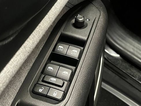Used 2022 Jeep Compass Latitude AWD/4WD image 16