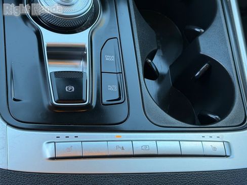 Used 2025 Kia Carnival LXS image 32