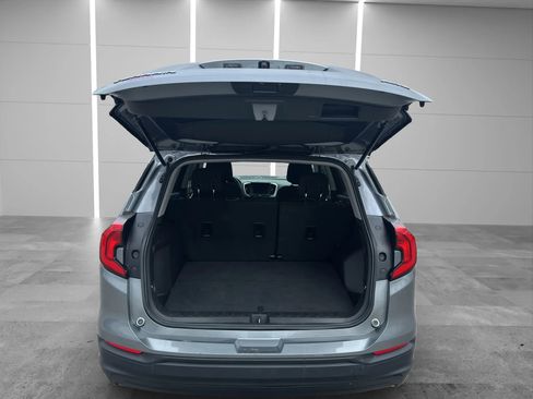 Used 2020 GMC Terrain SLE w/ Driver Convenience Package image 11