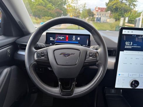 Used 2023 Ford Mustang Mach-E Select image 12