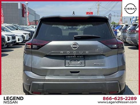 Used 2024 Nissan Rogue SV AWD/4WD image 9