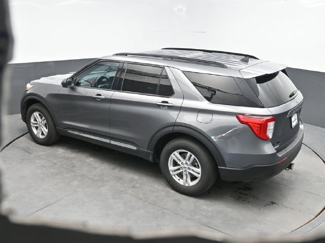 Used 2023 Ford Explorer XLT AWD/4WD image 25