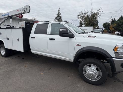 Used 2024 RAM 5500 Tradesman w/ Chrome Appearance Group image 4