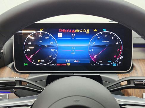 Used 2025 Mercedes-Benz CLE 300 4MATIC Cabriolet image 13