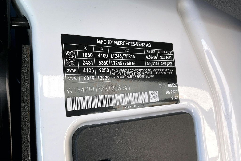 Used 2025 Mercedes-Benz Sprinter 2500 image 17