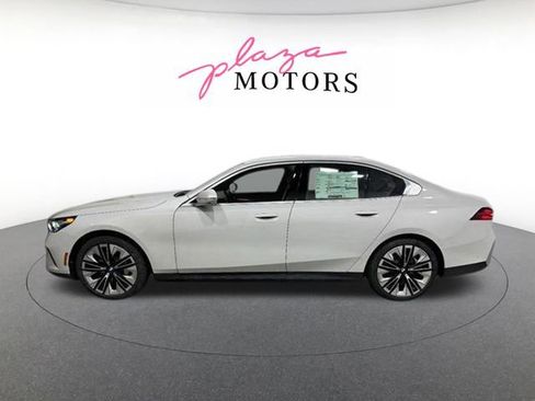 Used 2026 BMW 530i xDrive w/ Premium Package AWD/4WD image 8