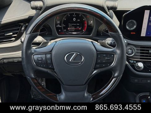 Used 2023 Lexus LS 500 AWD w/ Luxury Package image 18