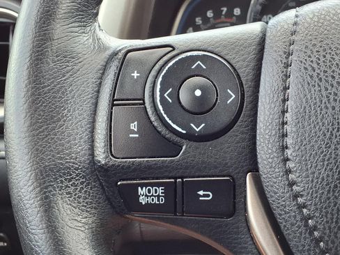 Used 2014 Toyota RAV4 Limited w/ Technology Package FWD image 30