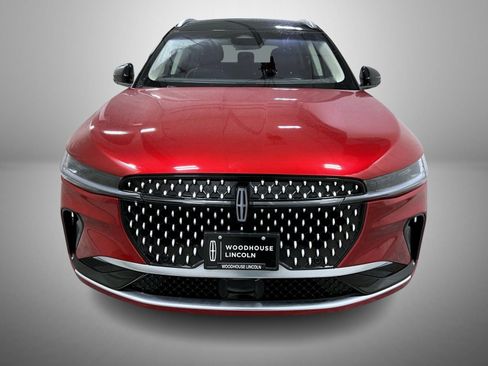 Used 2024 Lincoln Nautilus Reserve image 2