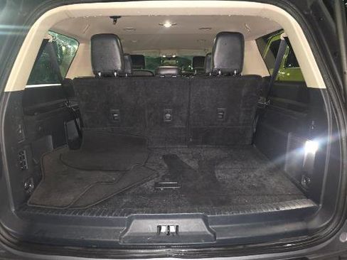 Used 2024 Ford Expedition Max XLT image 11