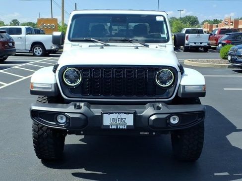 Used 2024 Jeep Gladiator Sport AWD/4WD image 32