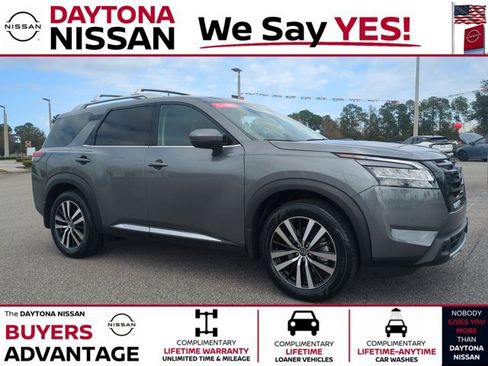 Used 2024 Nissan Pathfinder Platinum w/ Black Appearance Package image 1