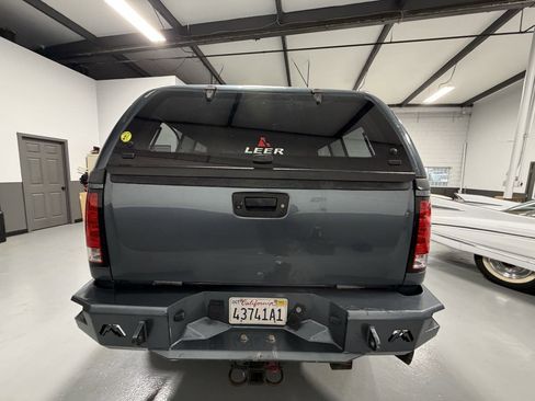 Used 2011 GMC Sierra 3500 Denali image 5