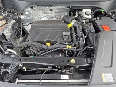 Used 2024 Chevrolet Trax RS w/ Sunroof Package image 27