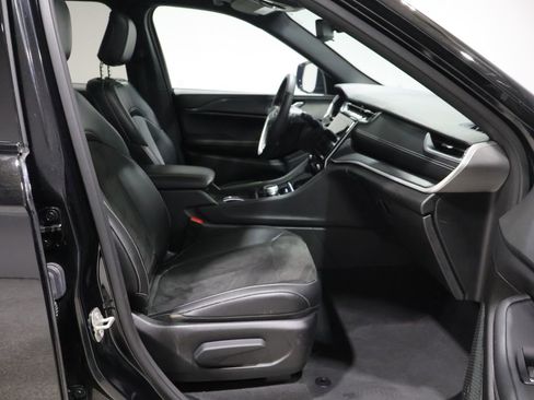 Used 2023 Jeep Grand Cherokee Altitude image 25