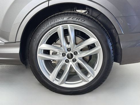 Used 2025 Audi Q7 3.0T Prestige w/ Prestige Package AWD/4WD image 34