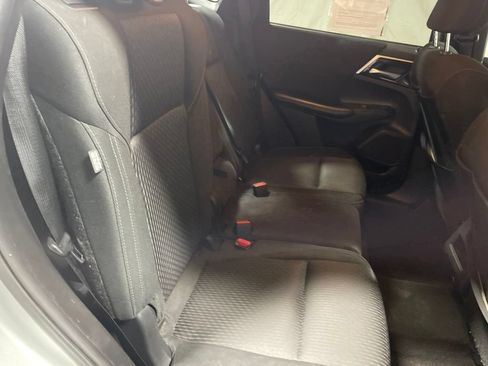 Used 2024 Mitsubishi Outlander ES FWD image 9