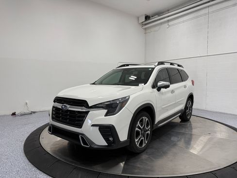 Used 2023 Subaru Ascent Touring image 3
