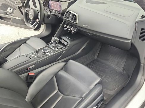 Used 2018 Audi R8 V10 RWD image 30