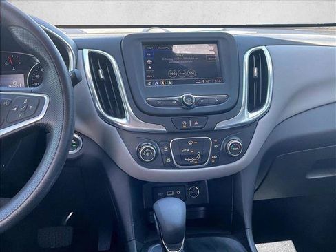 Certified 2022 Chevrolet Equinox LS w/ LS Convenience Package FWD image 8